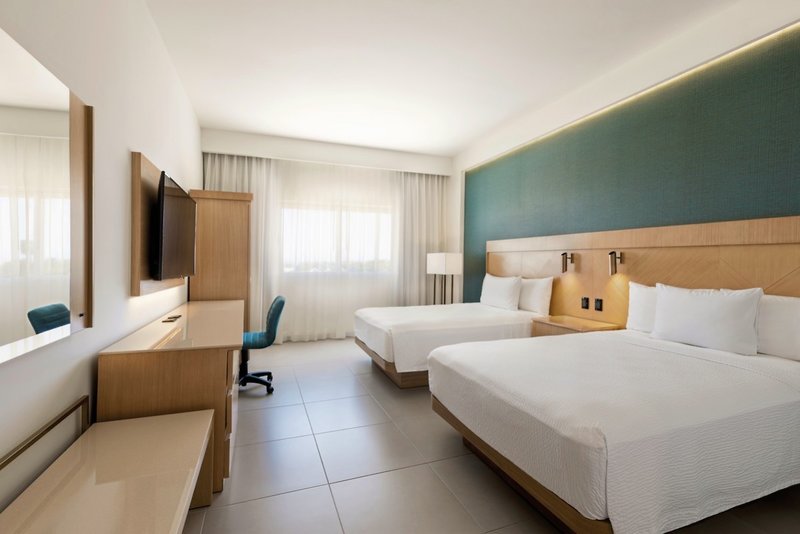 Courtyard by Marriott Cancun Airport 3