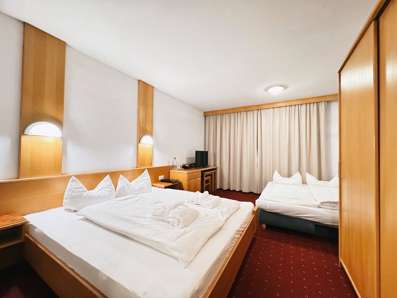 Erlebnishotel Fendels 50