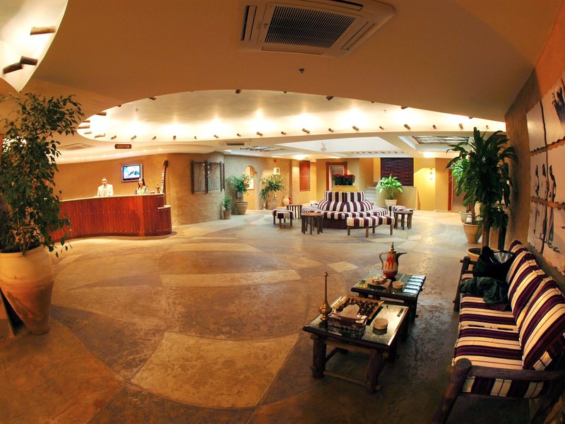 Al Liwan Suites Hotel 8