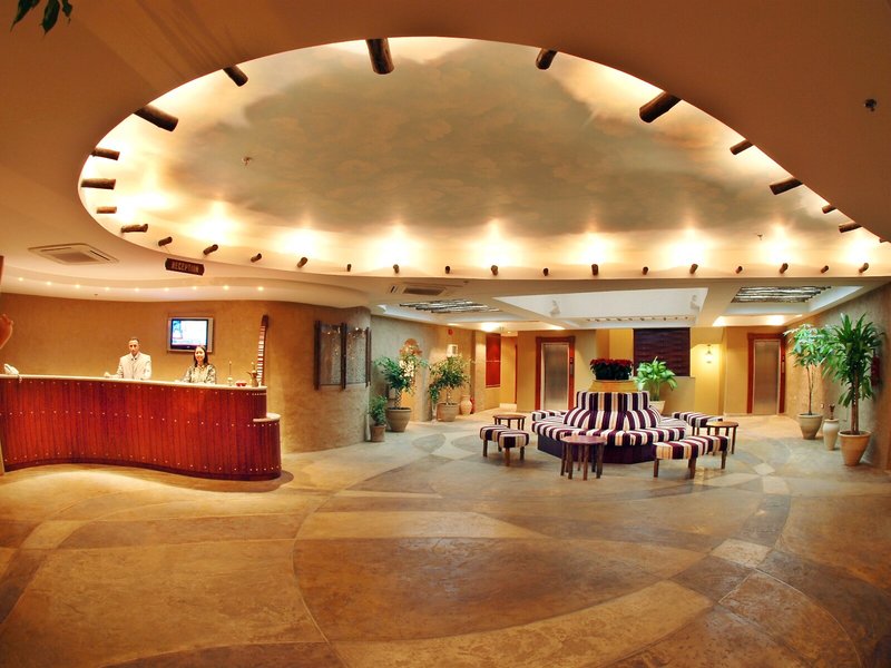 Al Liwan Suites Hotel 9