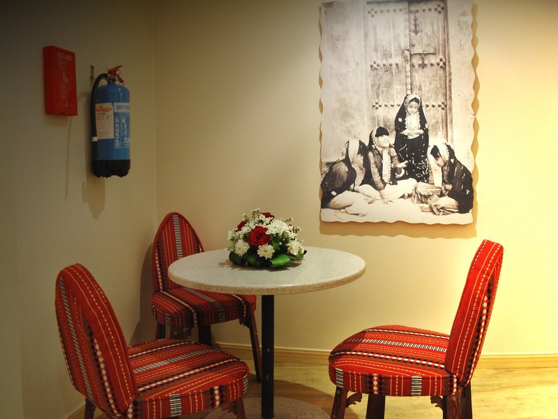 Al Liwan Suites Hotel 16