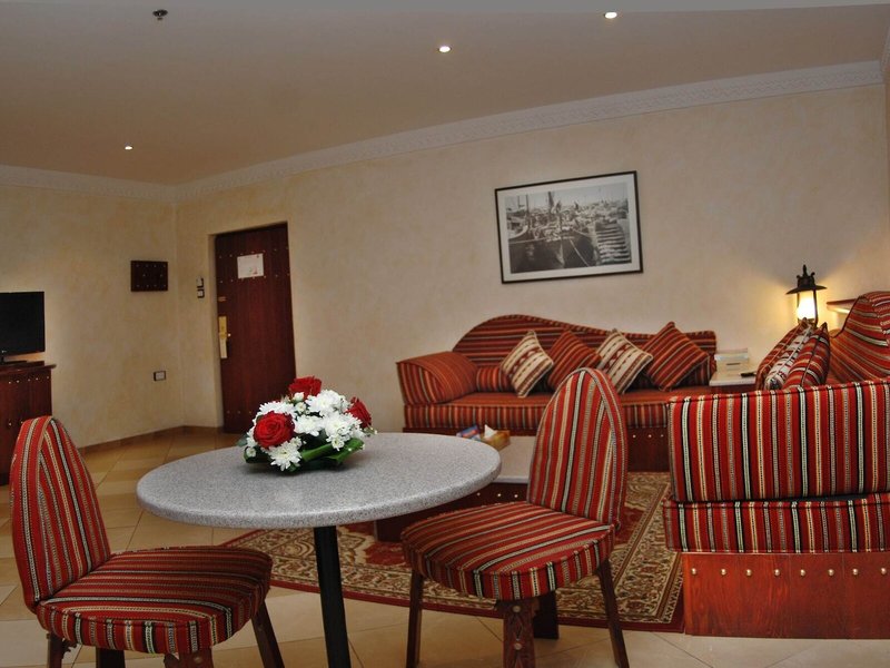 Al Liwan Suites Hotel 17