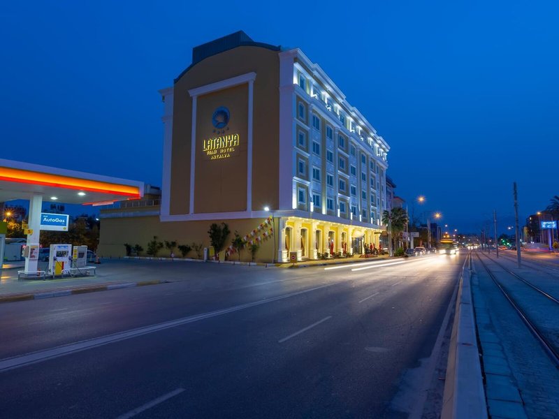 Latanya Palm Hotel 4