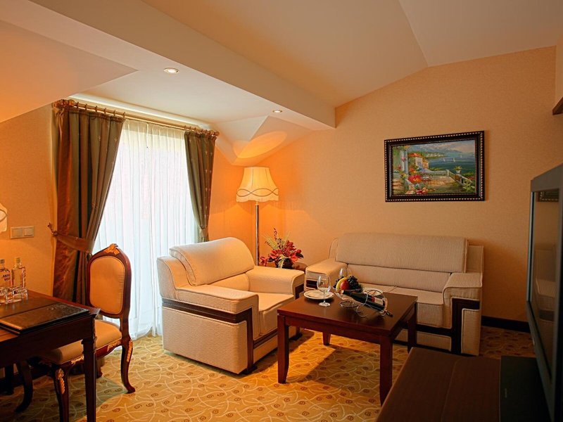 Latanya Palm Hotel 32