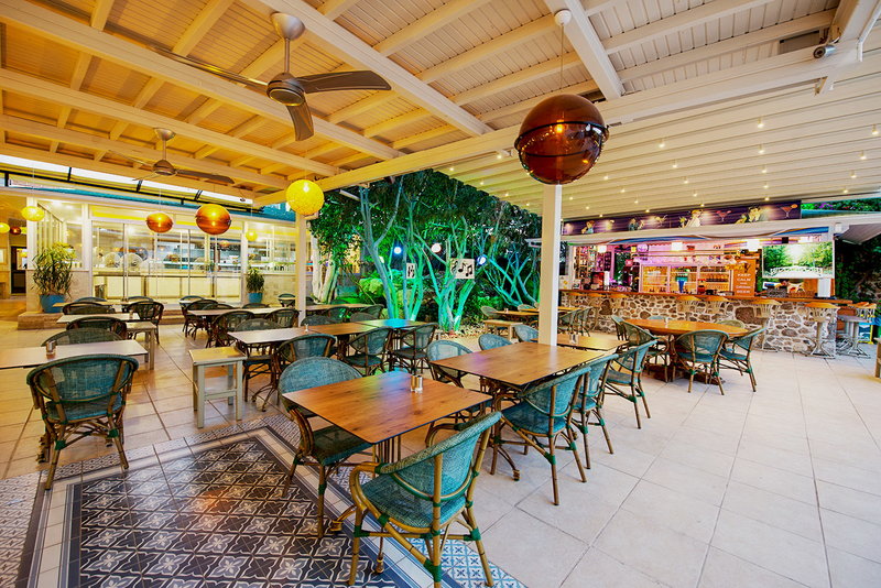 Tonoz Beach Hotel 8