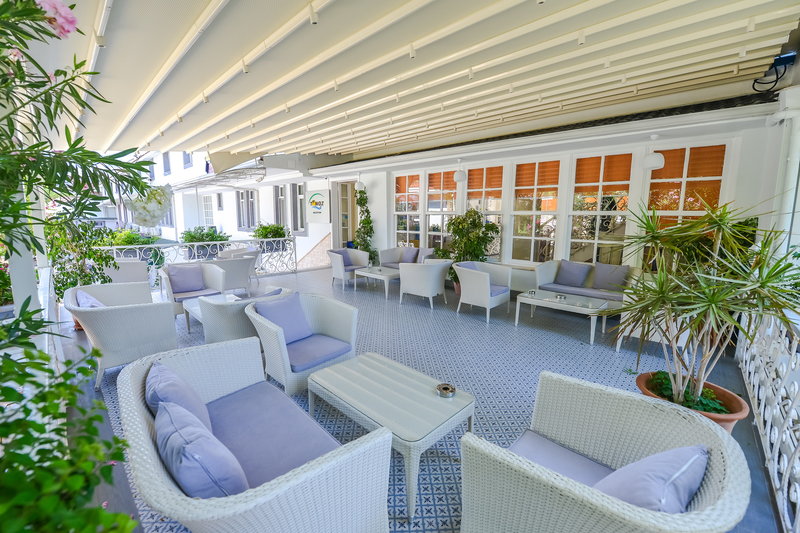 Tonoz Beach Hotel 10