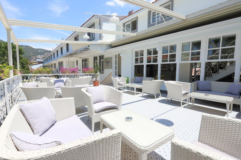 Tonoz Beach Hotel 11