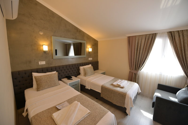 Tonoz Beach Hotel 12