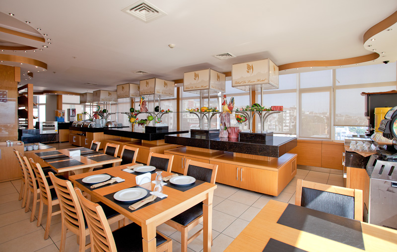 Ilkbal Deluxe Hotel 8