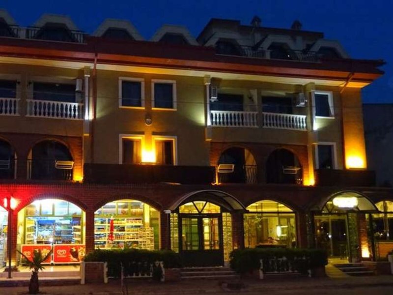 Maxwell Holiday Club 2