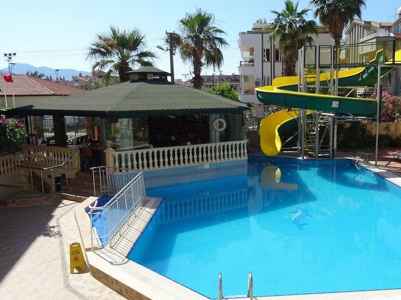 Maxwell Holiday Club 7