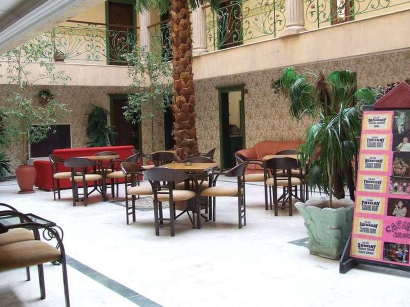 Maxwell Holiday Club 13
