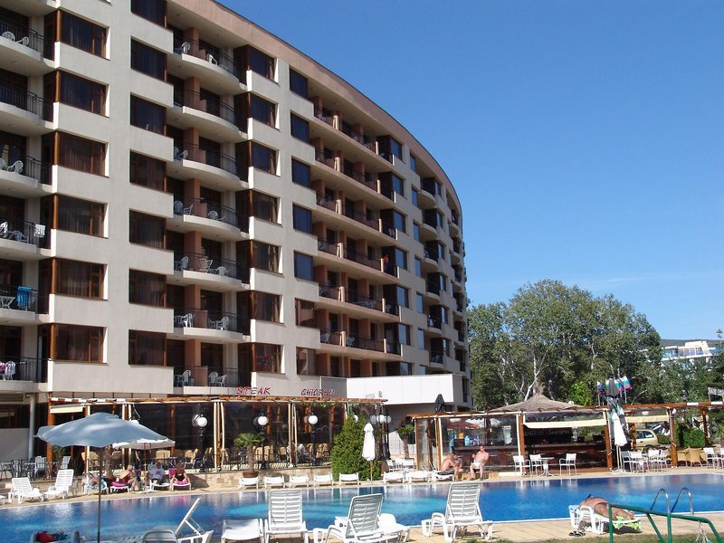 Poseidon 2 - Exterior