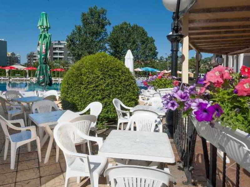 Poseidon 4 - Exterior