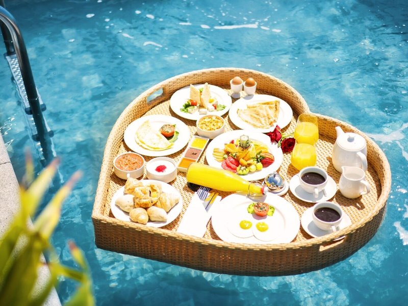 Mythic Suites & Villas 11