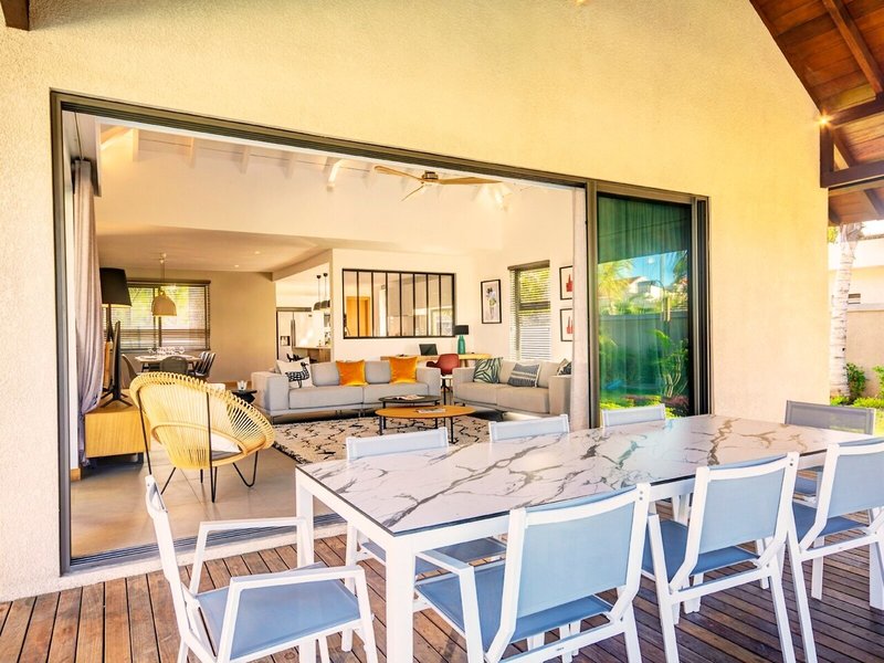 Mythic Suites & Villas 26