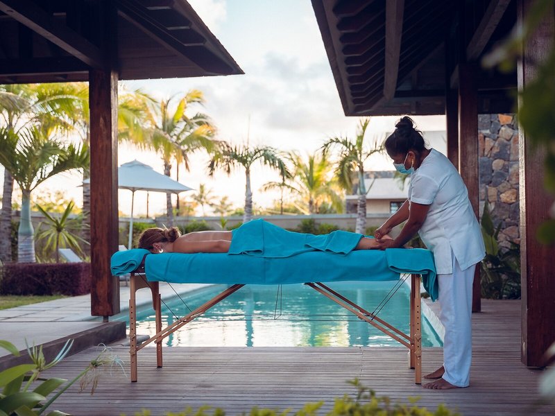 Mythic Suites & Villas 32