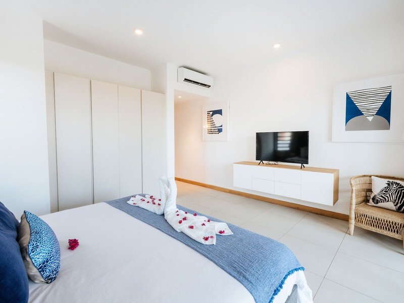 Mythic Suites & Villas 40