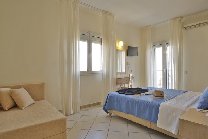 Stratos Hotel 13