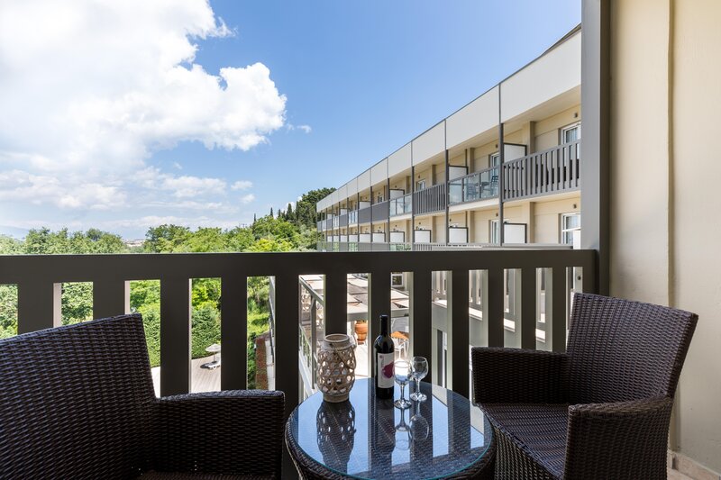 Ariti Grand Hotel 36