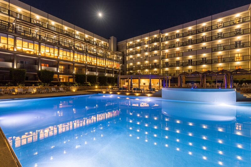 Ariti Grand Hotel 64