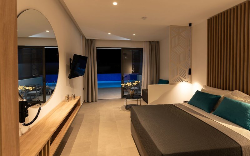 Zoes Hotel 7