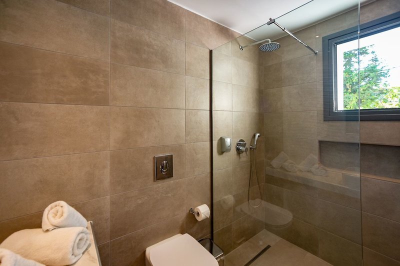 Zoes Hotel 11