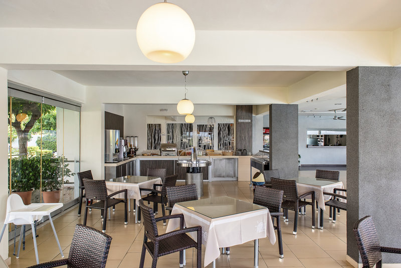Zoes Hotel-Studios 15 - Bar