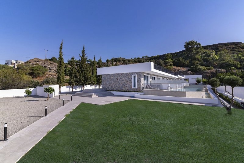 Zoes Hotel-Studios 19 - Exterior