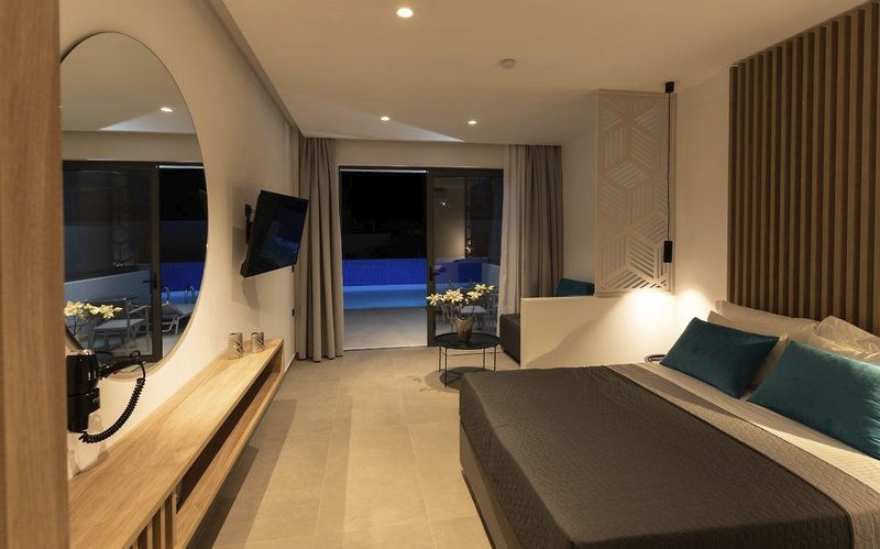 Zoes Hotel-Studios 20 - Room Example
