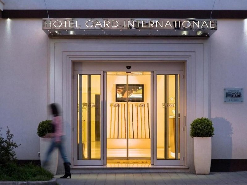 Card International 3 - Exterior