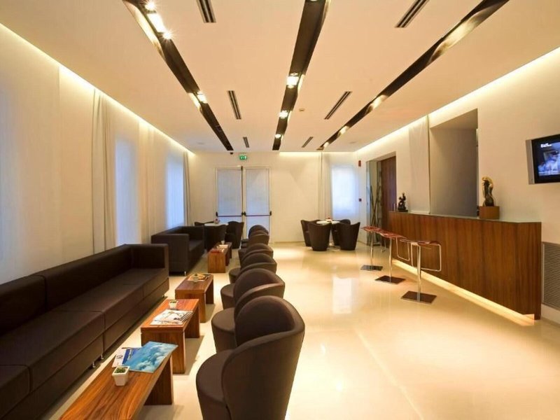 Card International 10 - Conference Room