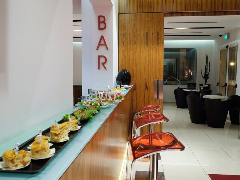 Card International 13 - Restaurant
