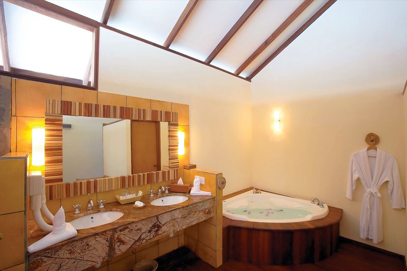 Filitheyo Island Resort 21 - Bathroom Example