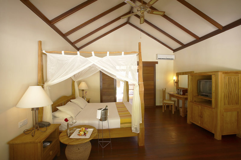 Filitheyo Island Resort 9