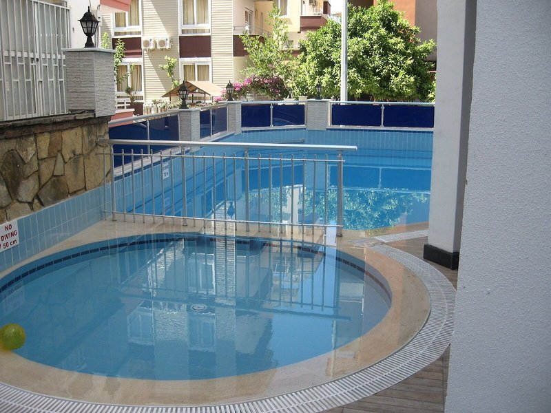 Kleopatra Golden Beach 9