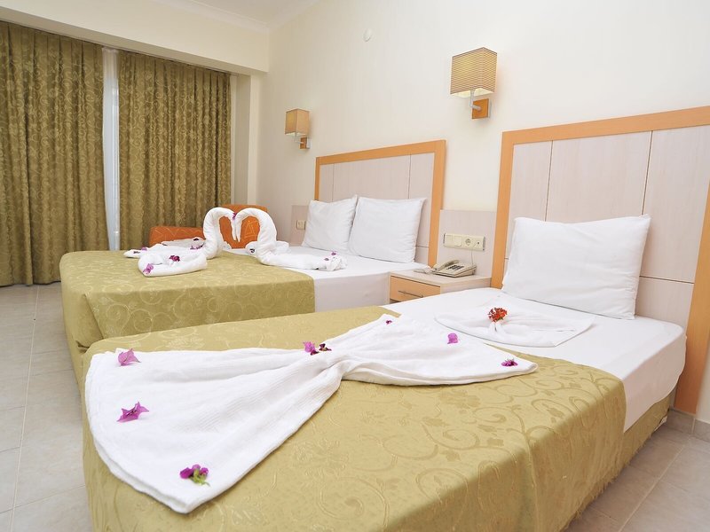 Kleopatra Golden Beach 24