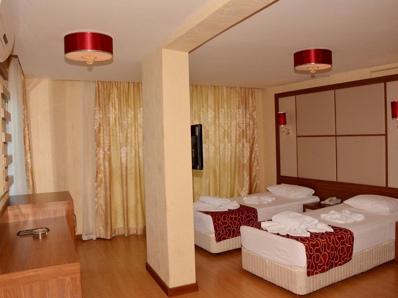 Kleopatra Golden Beach 26