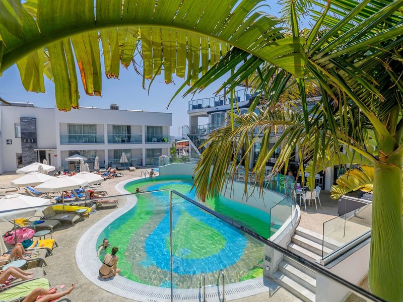 Tasia Maris Oasis 1