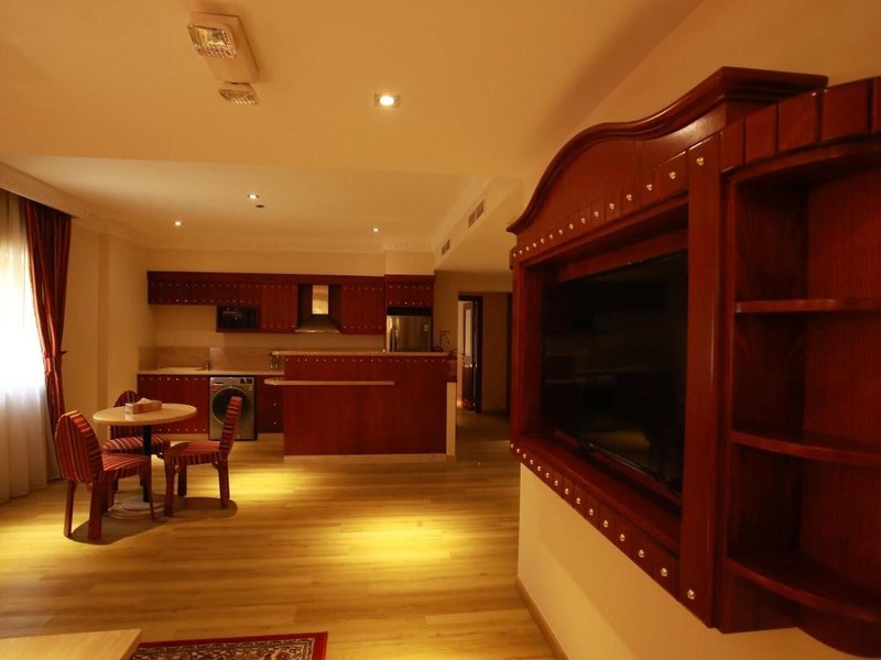 Al Liwan Suites Rawdat Al Khail 9