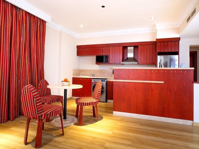 Al Liwan Suites Rawdat Al Khail 10