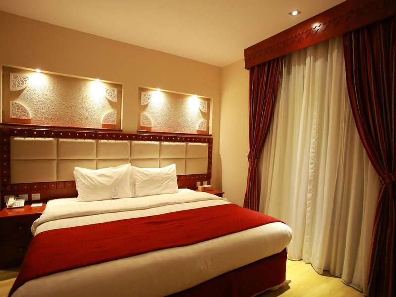 Al Liwan Suites Rawdat Al Khail 11