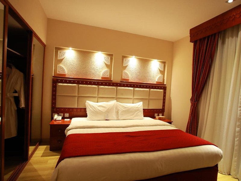 Al Liwan Suites Rawdat Al Khail 15