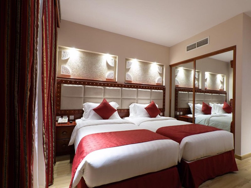 Al Liwan Suites Rawdat Al Khail 16
