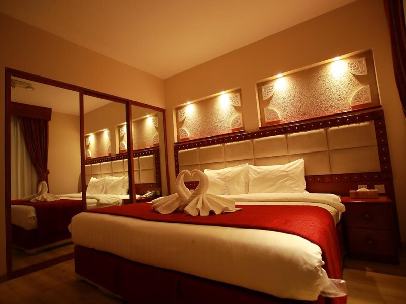 Al Liwan Suites Rawdat Al Khail 18