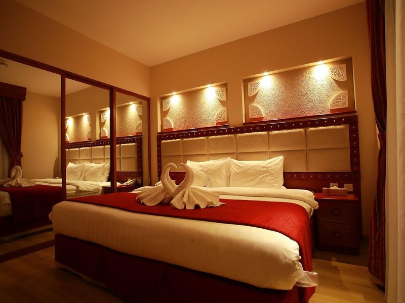 Al Liwan Suites Rawdat Al Khail 19