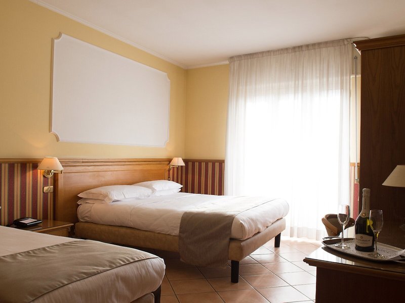 Leopardi 12 - Room Example