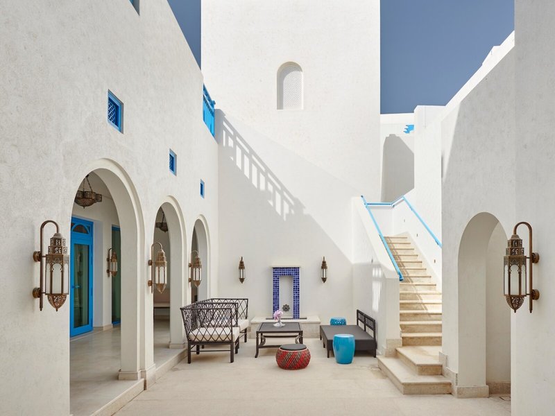Hilton Salwa Beach Resort & Villas 8