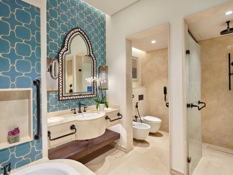 Hilton Salwa Beach Resort & Villas 10