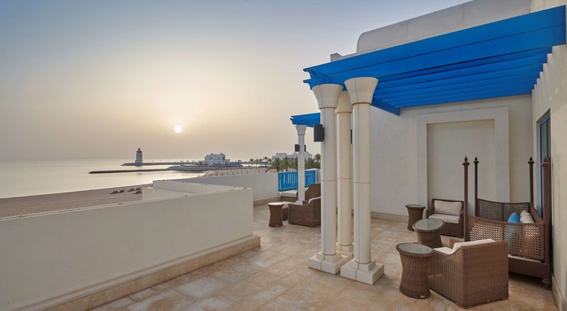 Hilton Salwa Beach Resort & Villas 12